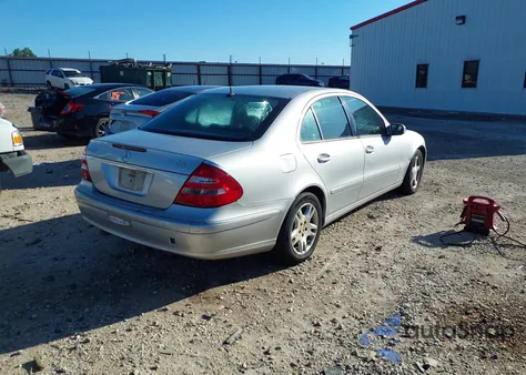2004 Mercedes-Benz E 320 z USA, uszkodzony, nr VIN WDBUF65J74A552596
